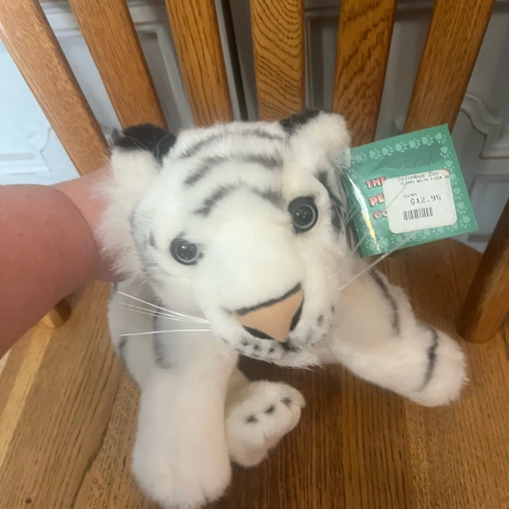 NWT petting zoo White Tiger Plush Toy. 🧸 1994.
